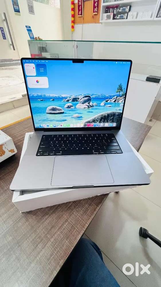 MacBook Pro M1 Pro Chip (2021) with 32gb 512gb ssd