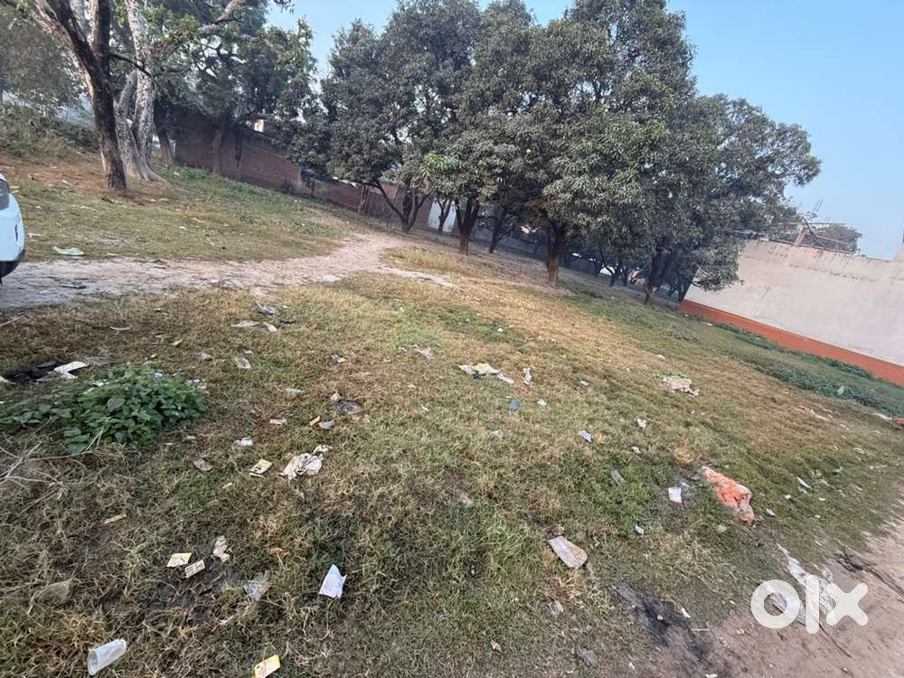 480 gaj front facing plot for sale