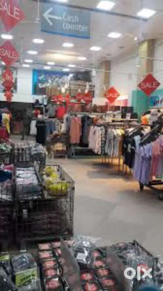 Supervisor and storekeeper required in shopping mall and warehouse