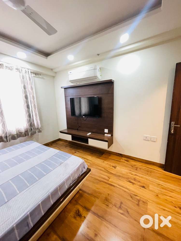 3bhk spacious flat near NRI circle