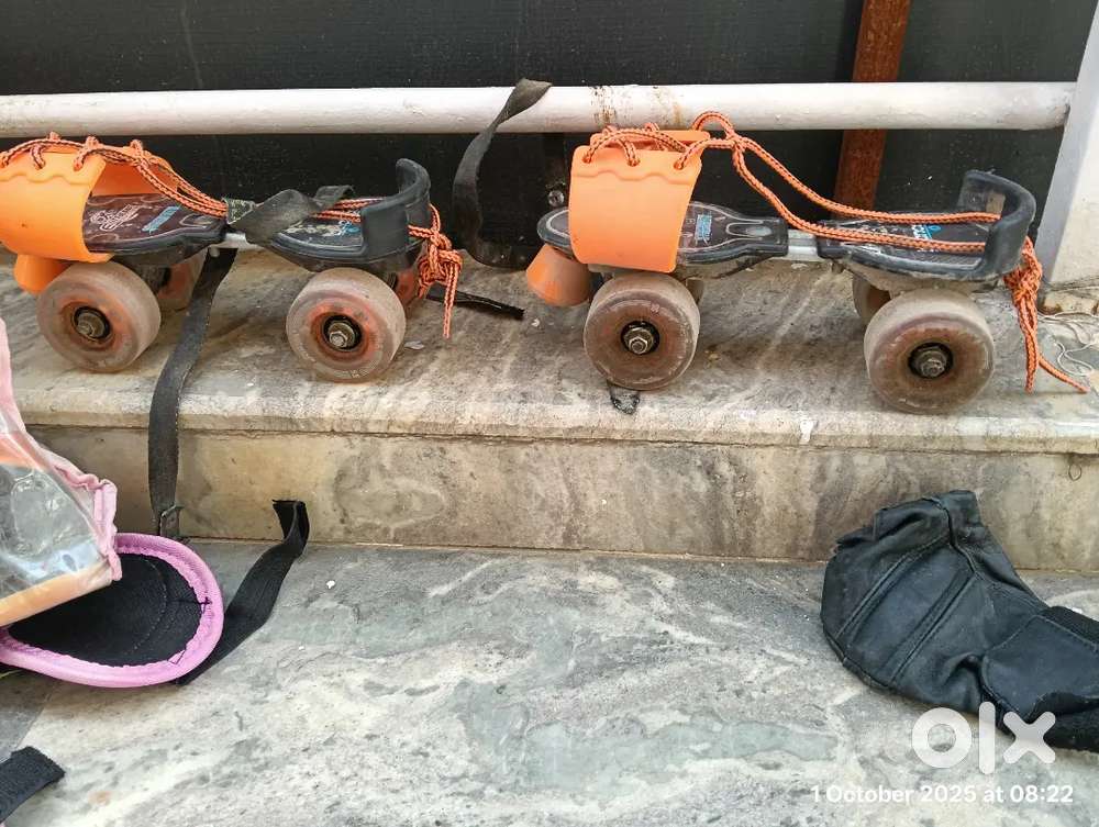 Skating shoes