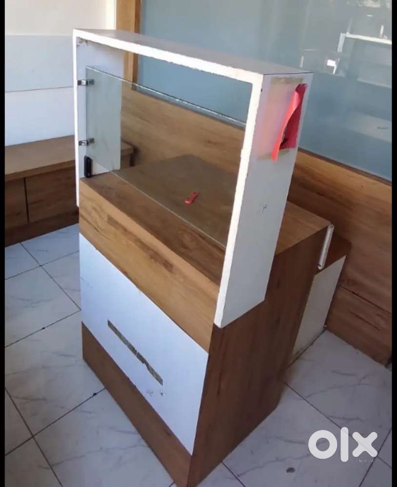 Counter table for sale, tuffen doors, 10mm, 10mm glass for sale