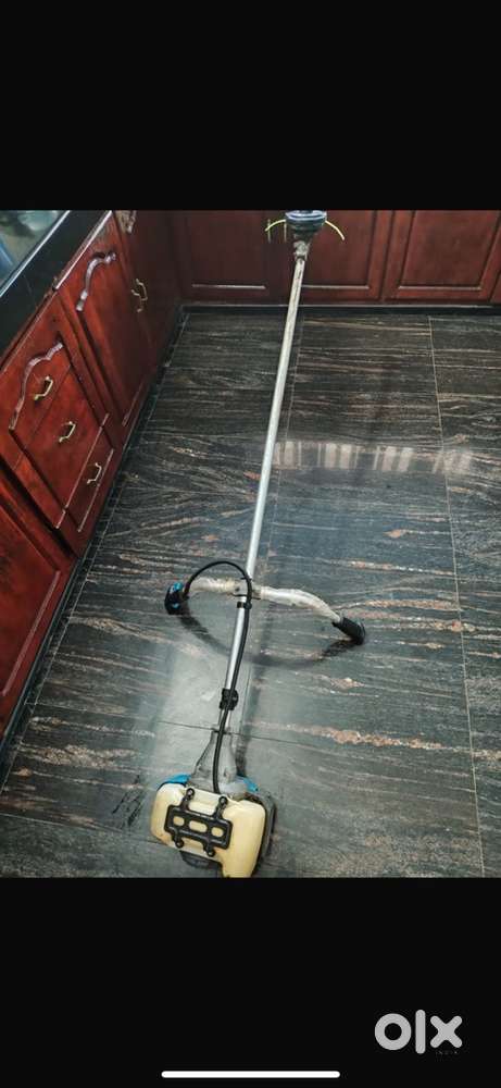 Electric grass cutting machine