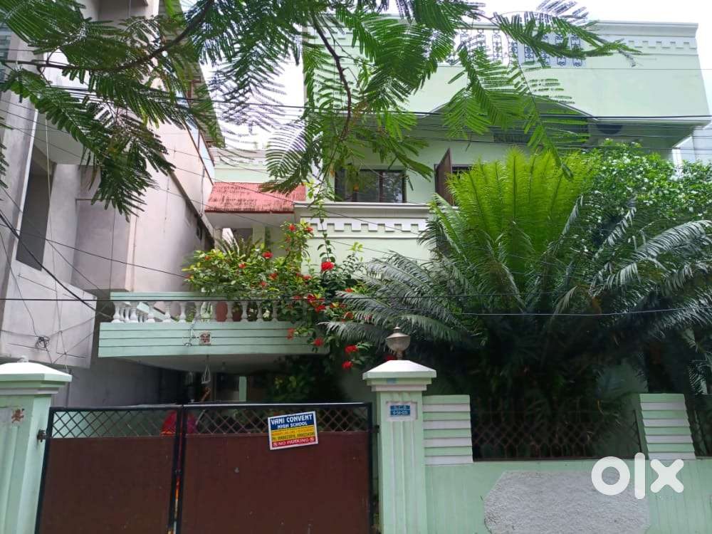 Sweet home with good locality for single bachelors