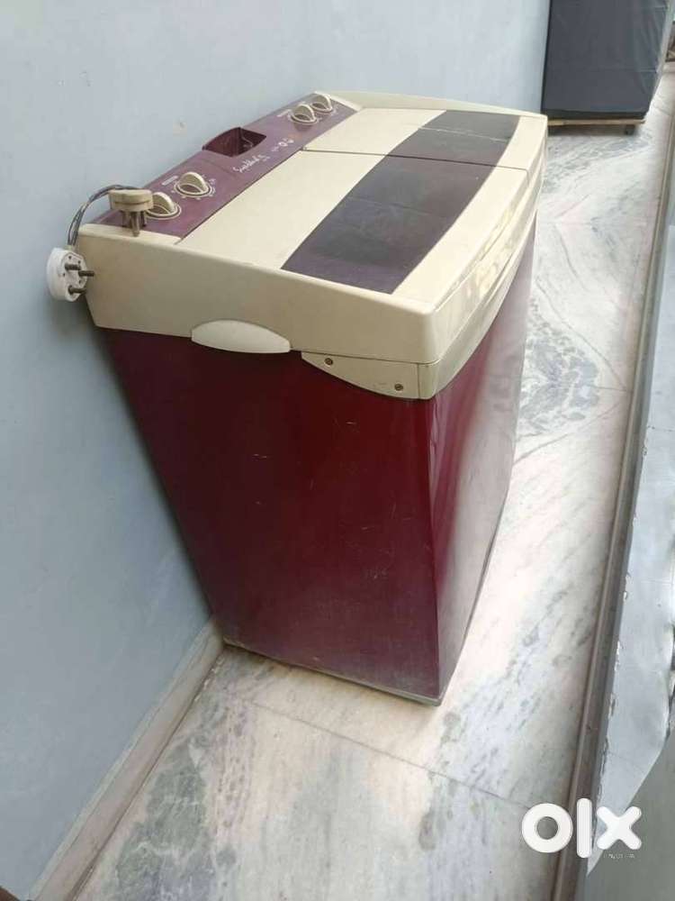 SEMI AUTOMATIC WHIRLPOOL WAHING MACHINE 7.2 KG