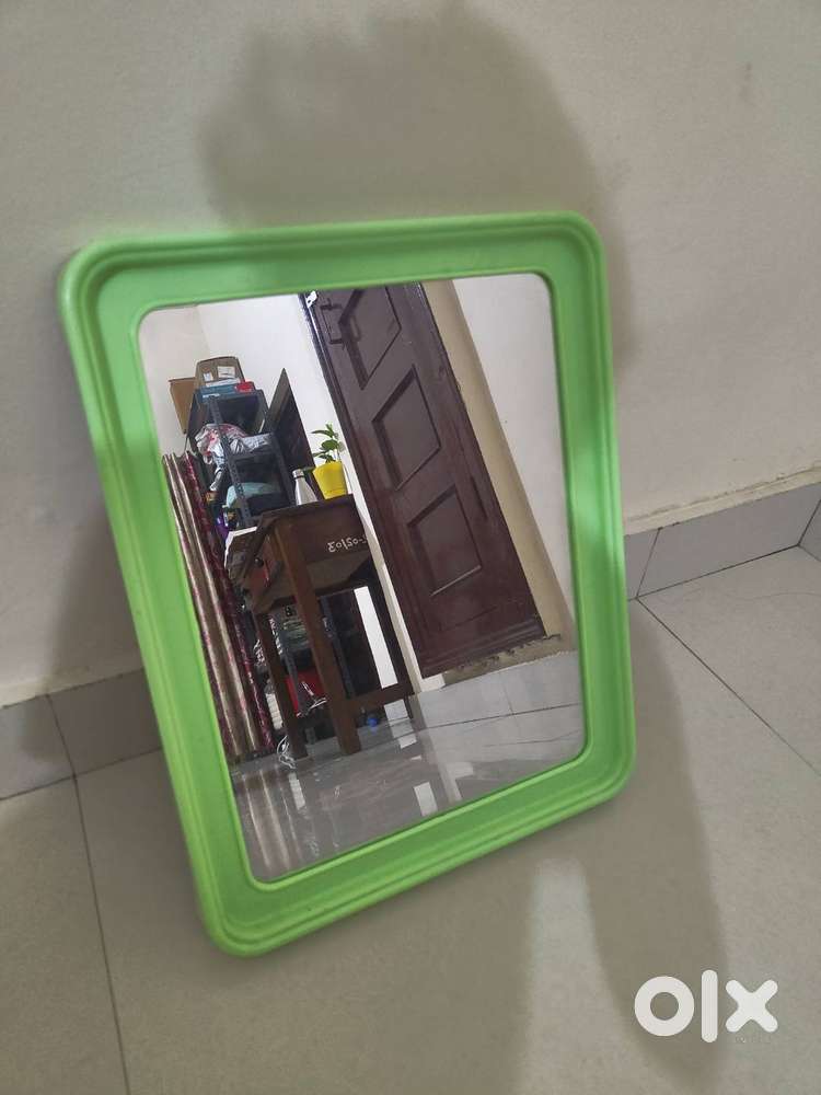 Wall hanging mirror