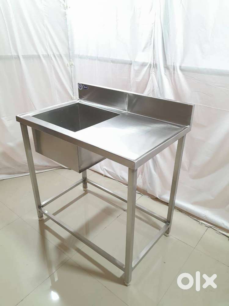 Single  Sink Unit With Table
