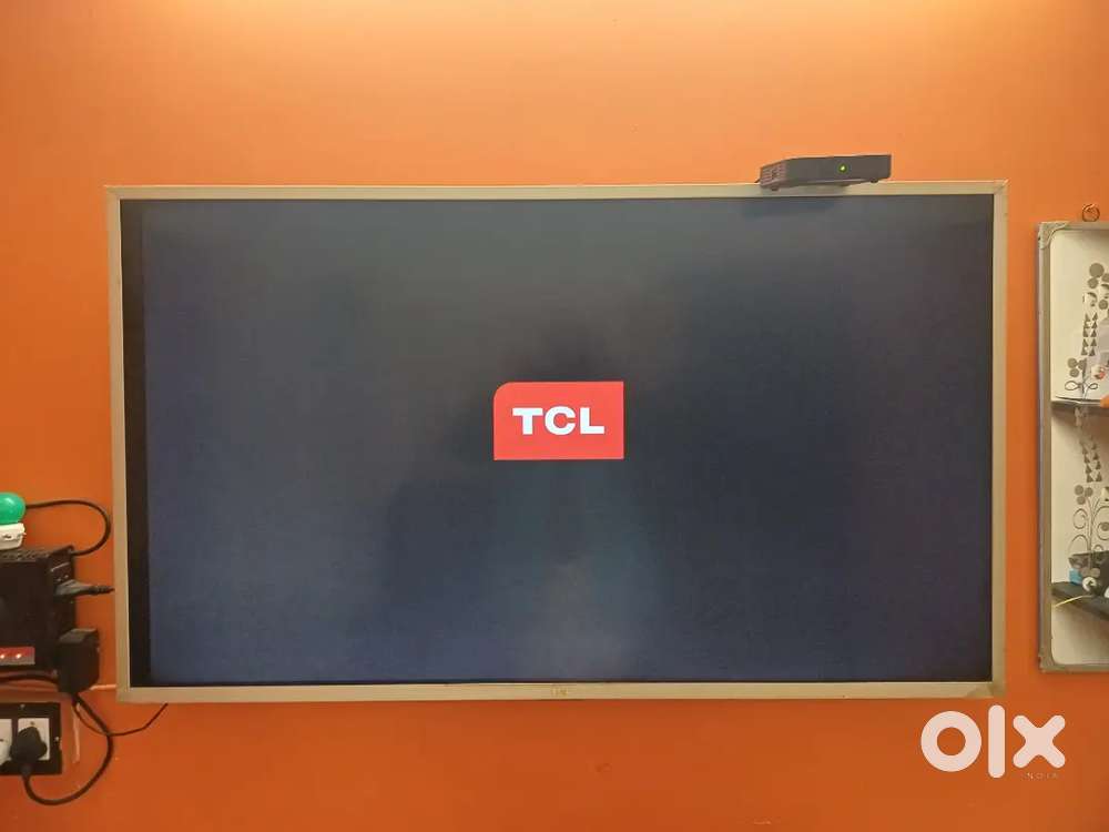 TCL 49PUS TV 2017 model