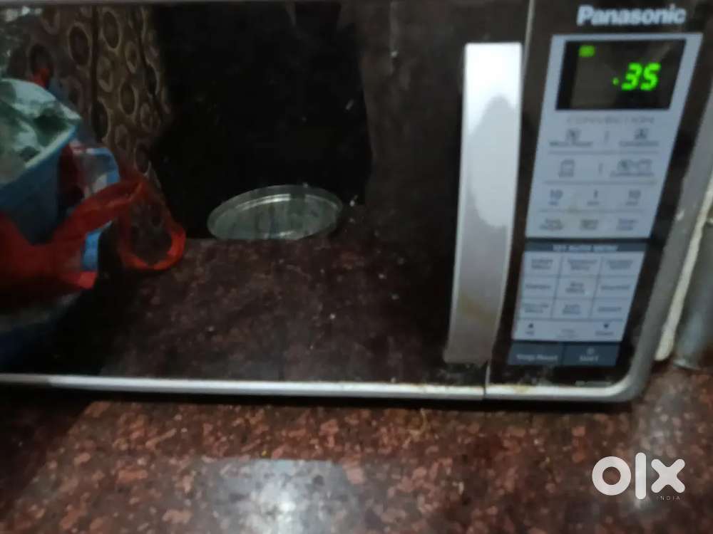 MICROWAVE OVEN