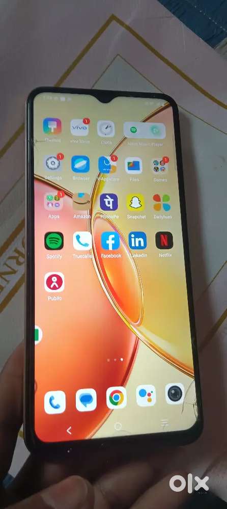 Vivo y56 5G 8+8/128 fix  price bil mobile 7500 ekadam ok