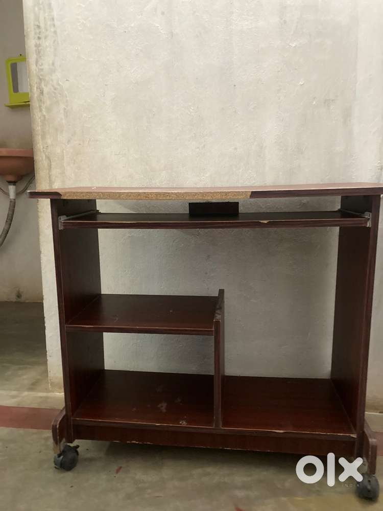 COMPUTER TABLE