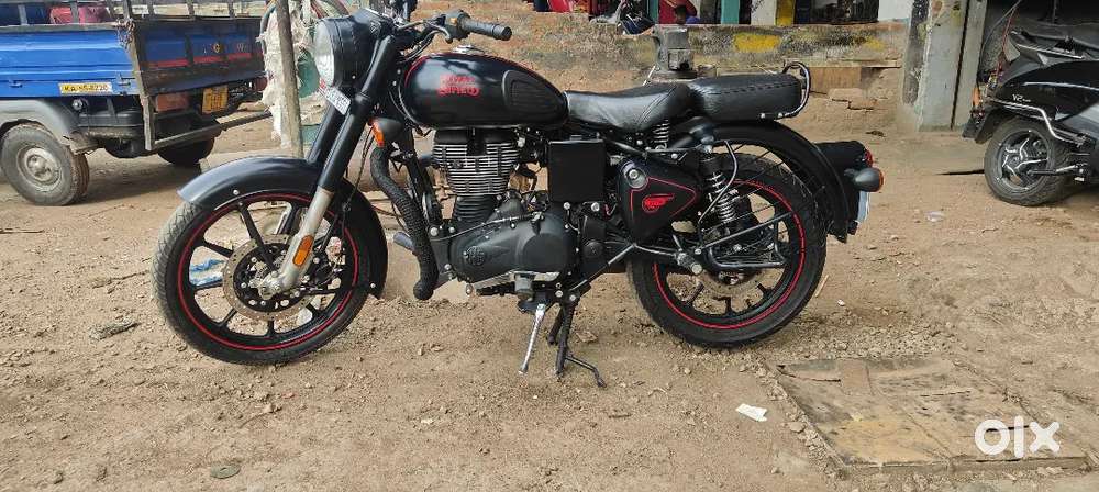 BS6 Classic 350 Dark Stealth Black, Mysore Registered Vehicle.