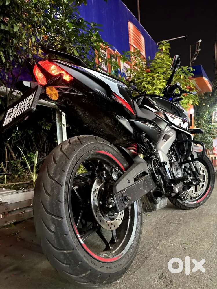 BAJAJ PULSAR NS400Z