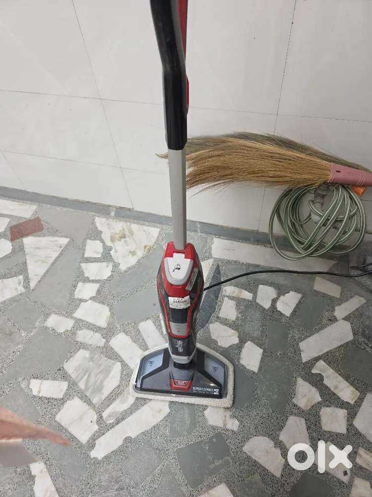 Eureka Forbes Vapomop 0.56-Litre Stick Steam Cleaner (Black)