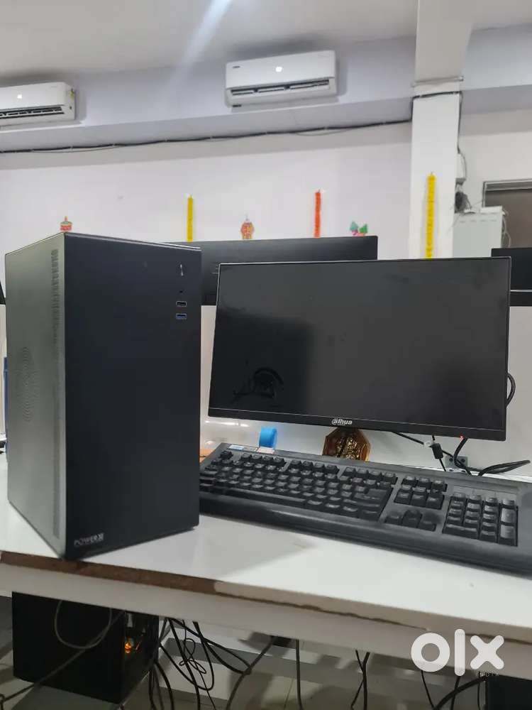 Desktop Computer Set – CPU, Monitor, Keyboard & Mouse (best Condition)