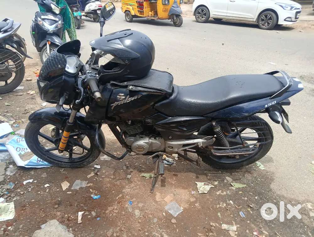 BAJAJ PULSAR 150 BLACK  COLOUR