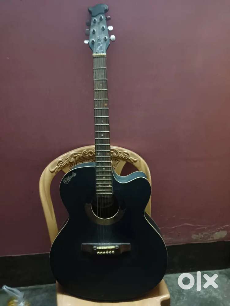 Best guitar good condition one year old