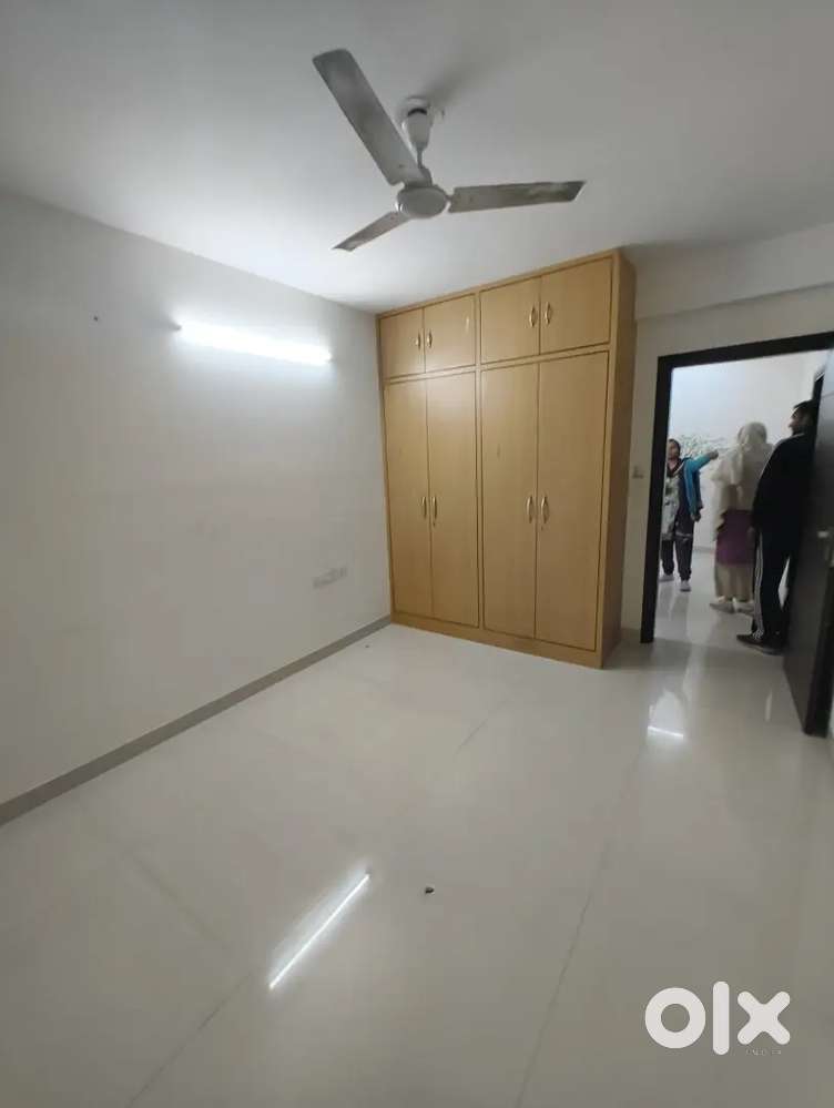 2bhk flat available for rent in cedar laxuria