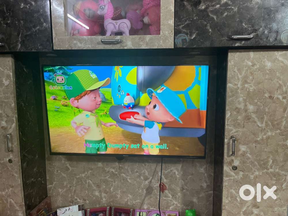 Hisense frameless 43 inch tv only 15 days used. New conditions