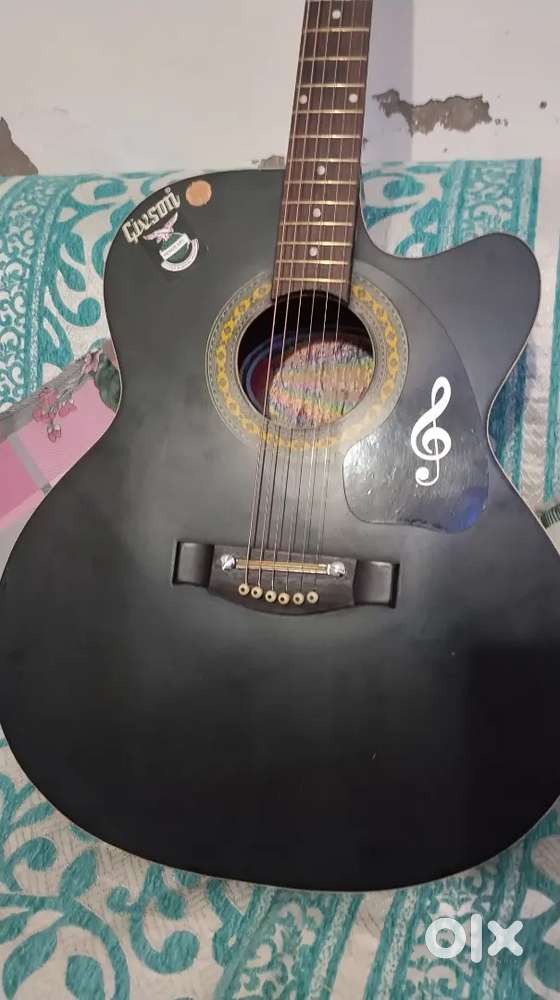 Givson acoustic Guitar