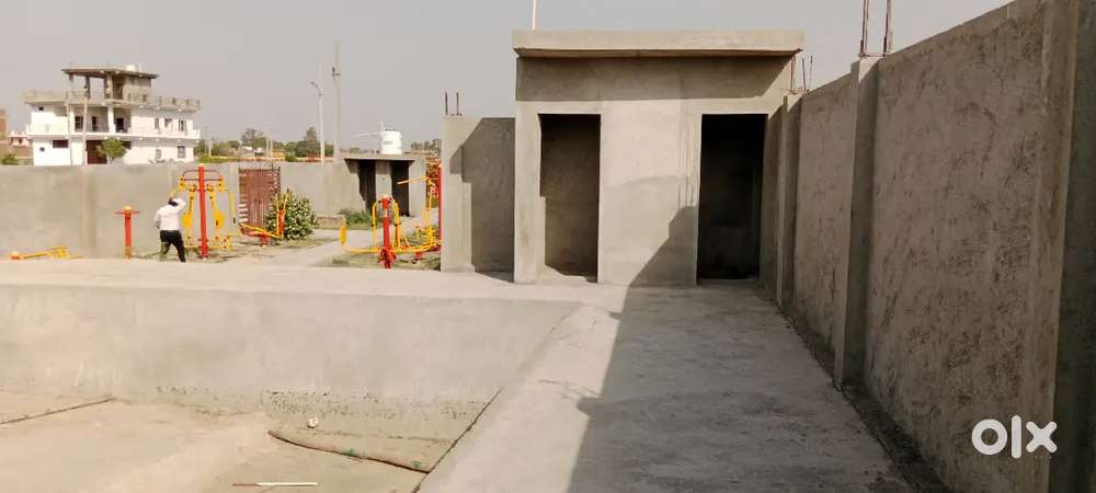 Unnao RTO office ke pass plot uplabdh hai