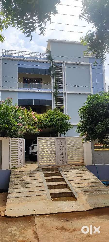 3 floor building with garden available for commercial purpose