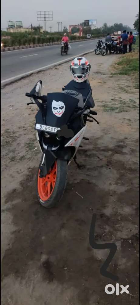 35000 km chali hui h  bike ek dam ok bike hai koi problem nhi h