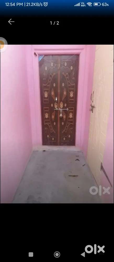 రేకుల ఒక్కటే రూము  BENZ సర్కిల్ ,one room with separate Bathroom