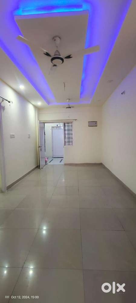 2 BHK SEMI FURNISH FLAT FOR SALE