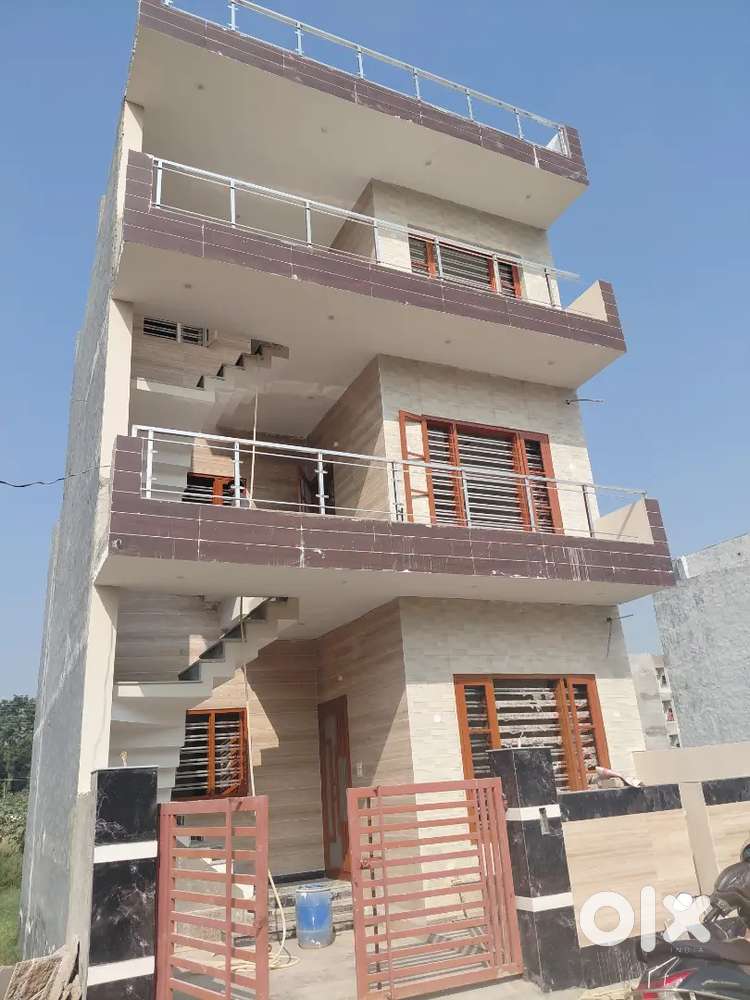 87 gaj 5 bhk independent house kharar chandigarh highway Near toll Pla