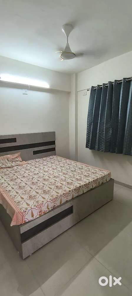 Female as a Flat Partner (I'm Male & rent is negotiable)