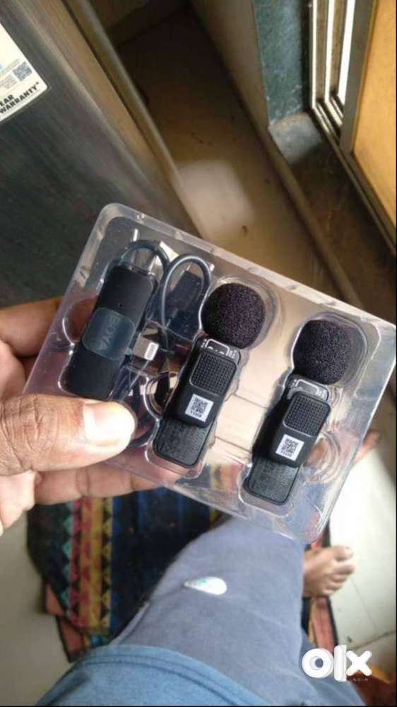 BOYA by-V2 Wireless Lavalier Microphone for iPhone