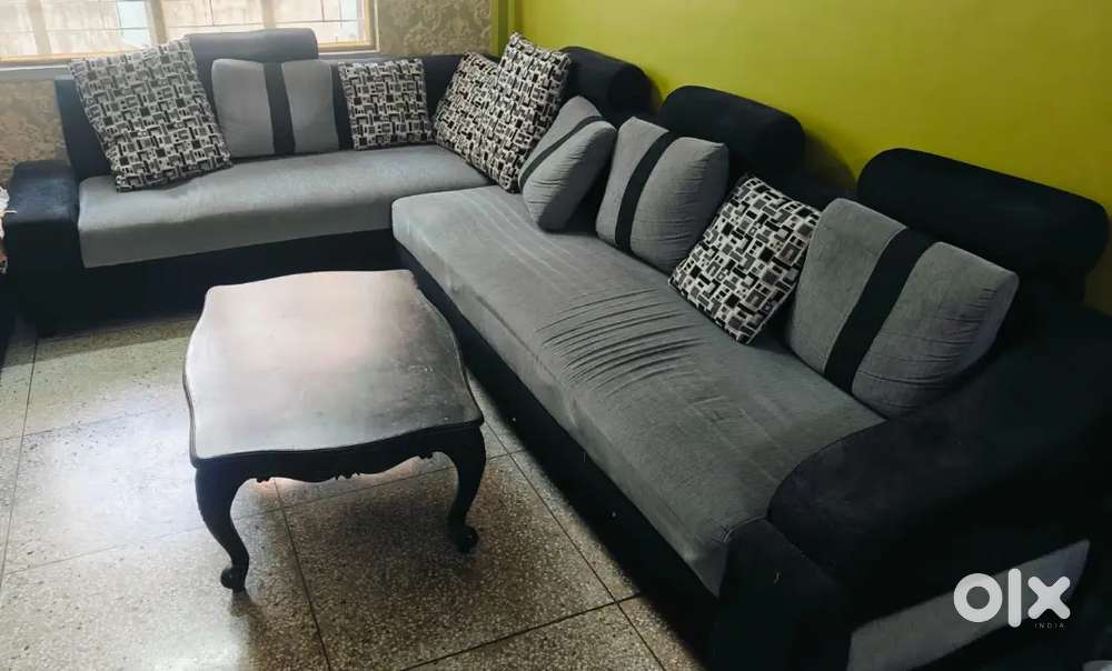 L shape sofa in good condition