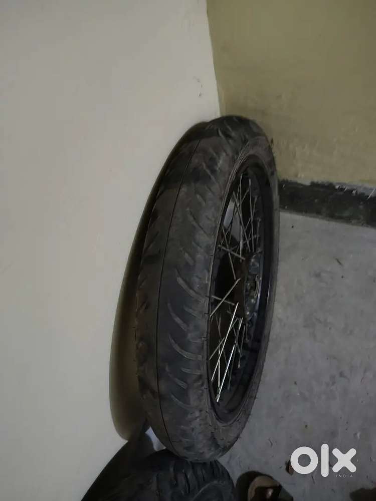 Royal Enfield classic 350 renon spock wheels and tyres set