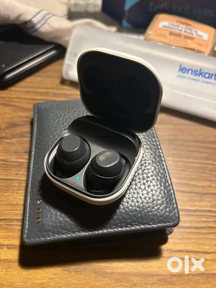 Samsung earphone used only for 2 months