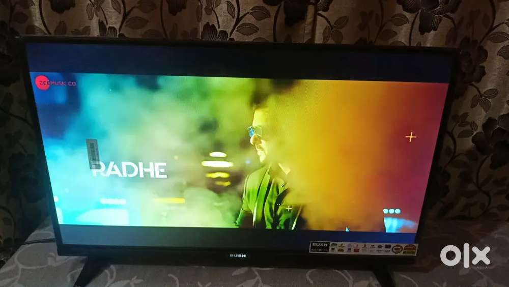 32 BUSH LED smart tv