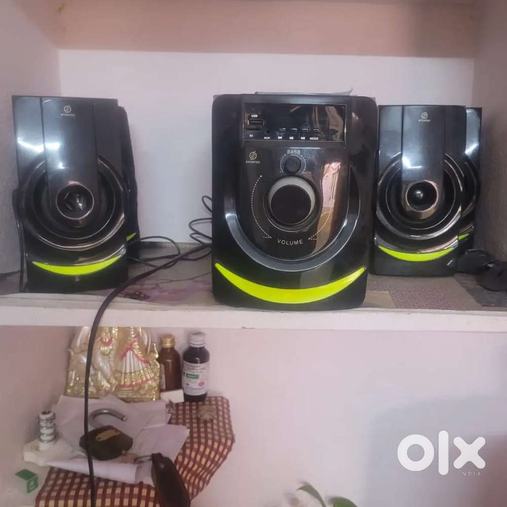 New condition bluetooth speaker n soffa