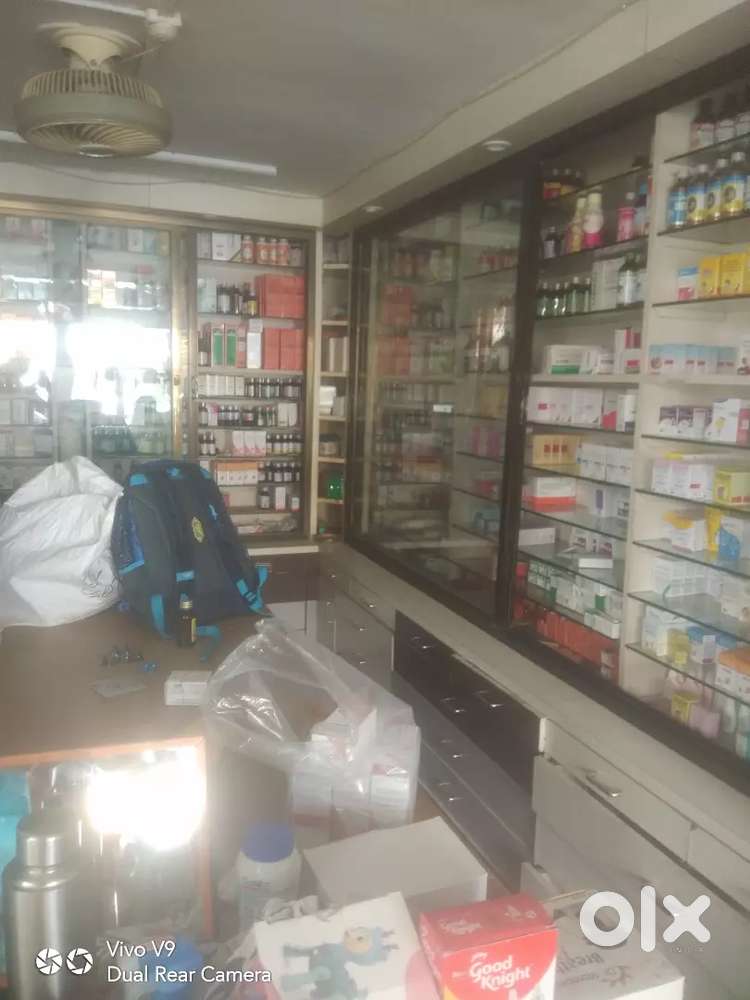 Need Male or Female Pharmacists.