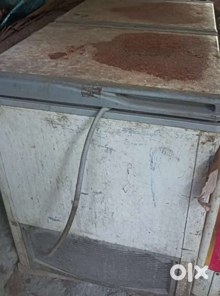 Double door freezer