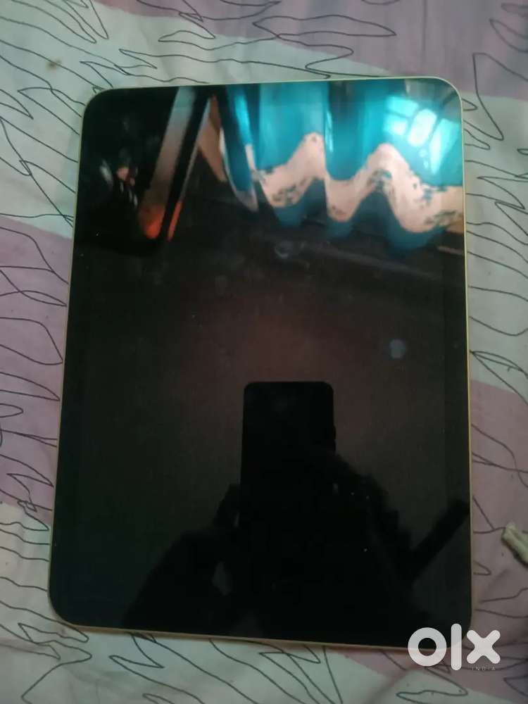Ipad 11 128 gb golden yellow colour