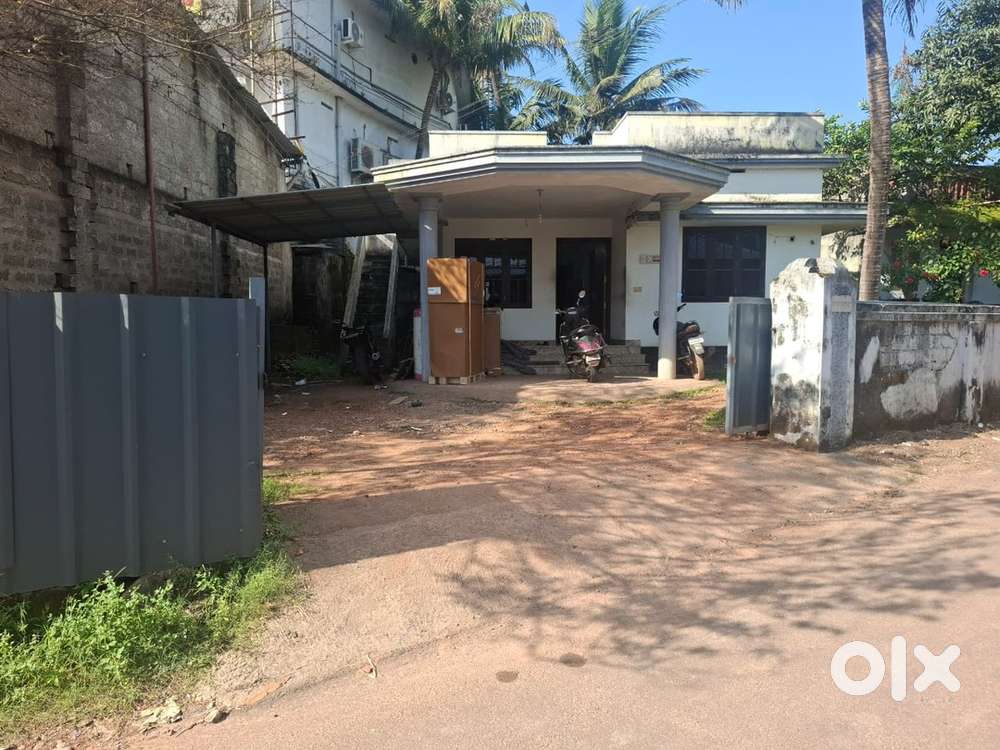 6 cent land with house for sale at Aluva Muttom
