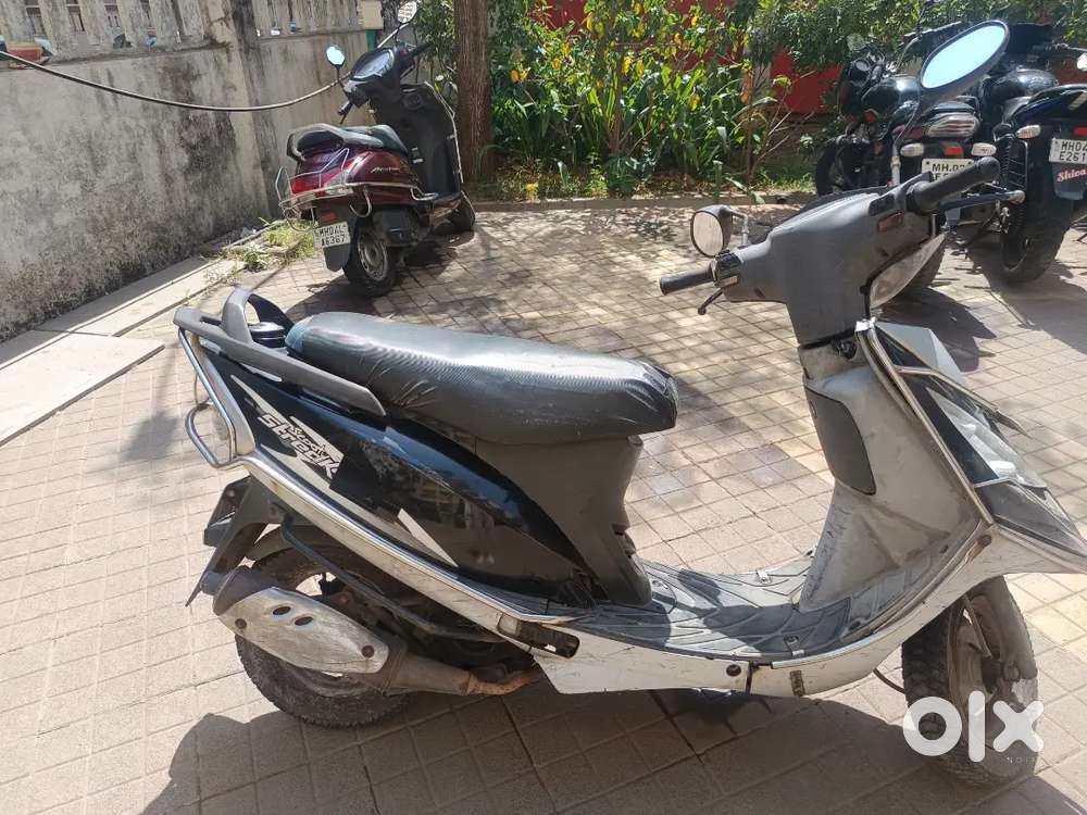 TVs streak scooty