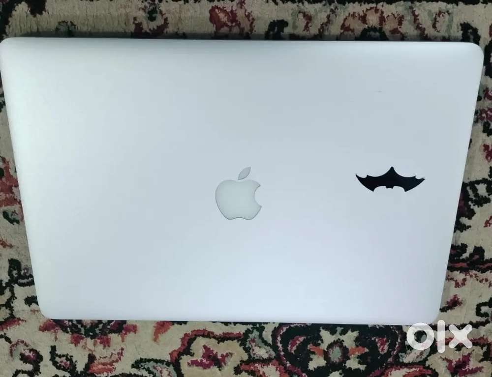 Apple MacBook Pro A1398
16GB RAM 
256GB SSD 
2GB INTEL HD GRAPHICS