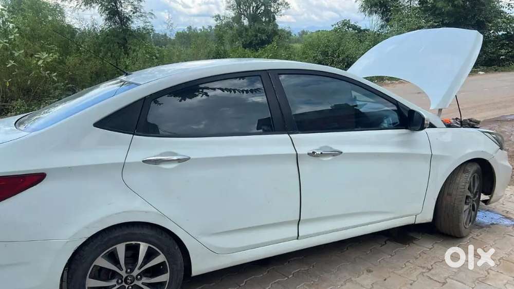 Hyundai Verna 2013 all ok engine full gaurnty all tyre ok