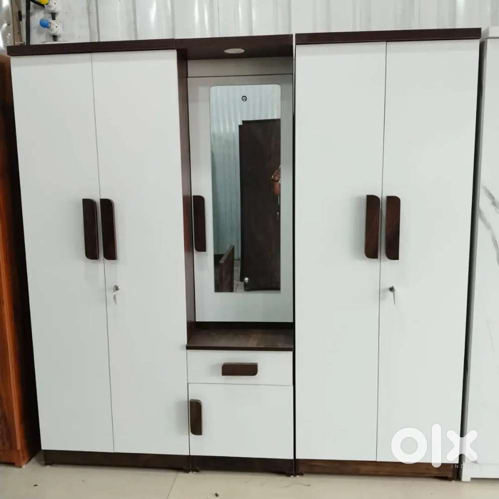 BRAND NEW  5 DOORS WARDROBE