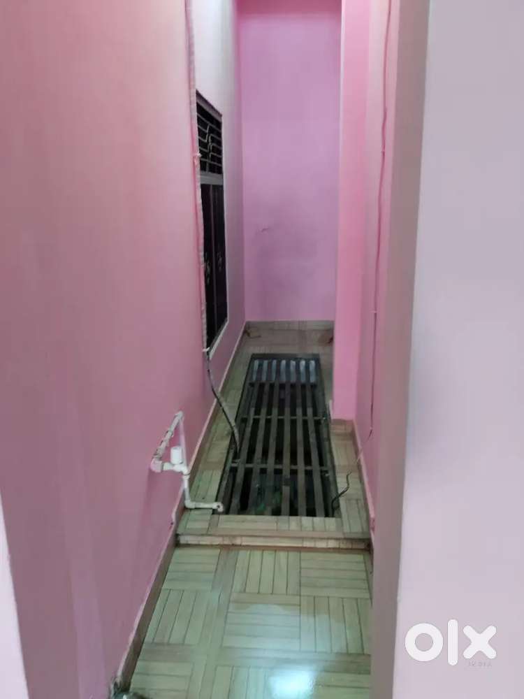 Room for rent 3 bhk at prime location in Lukerganj Allahabad