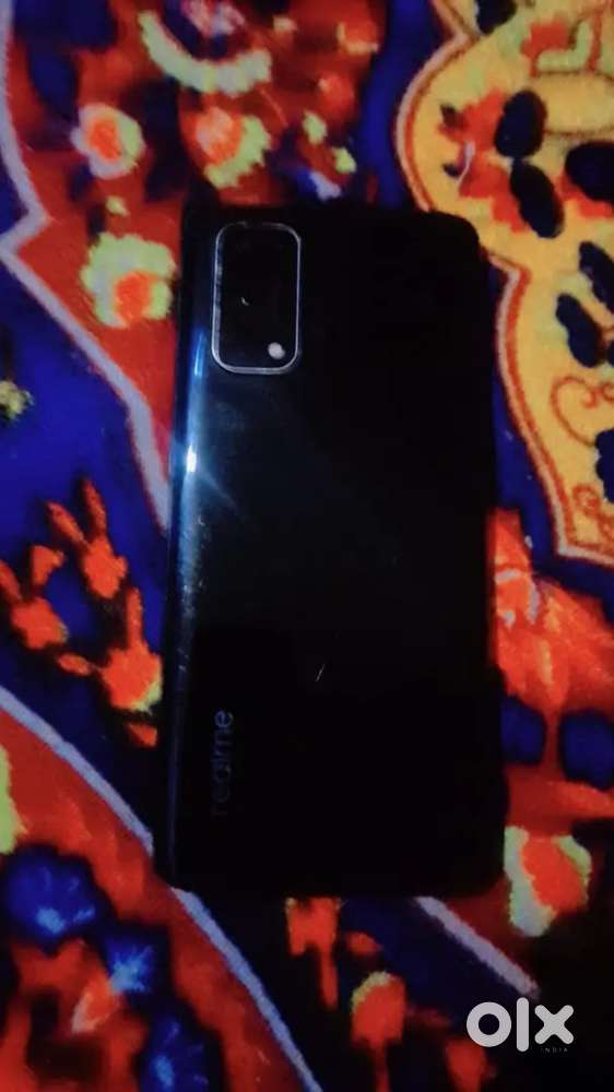 Realme X7 pro5 hai folder khrab nhi hai line aa gye hai