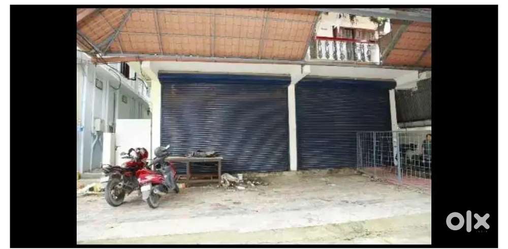 Godown for rent - 1550 sf feet - Haritha Rd - Puthiya Rd
