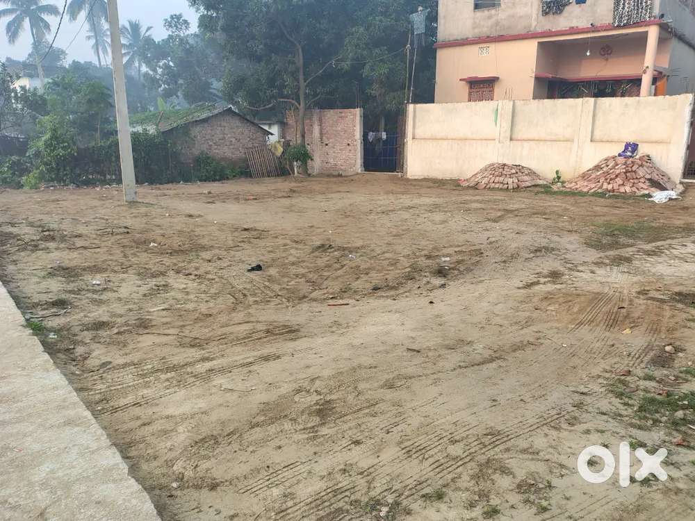 Showroom/Office/Bank for Rent on NH 327 E (NH 106).