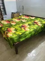 2 Single wooden beds without box